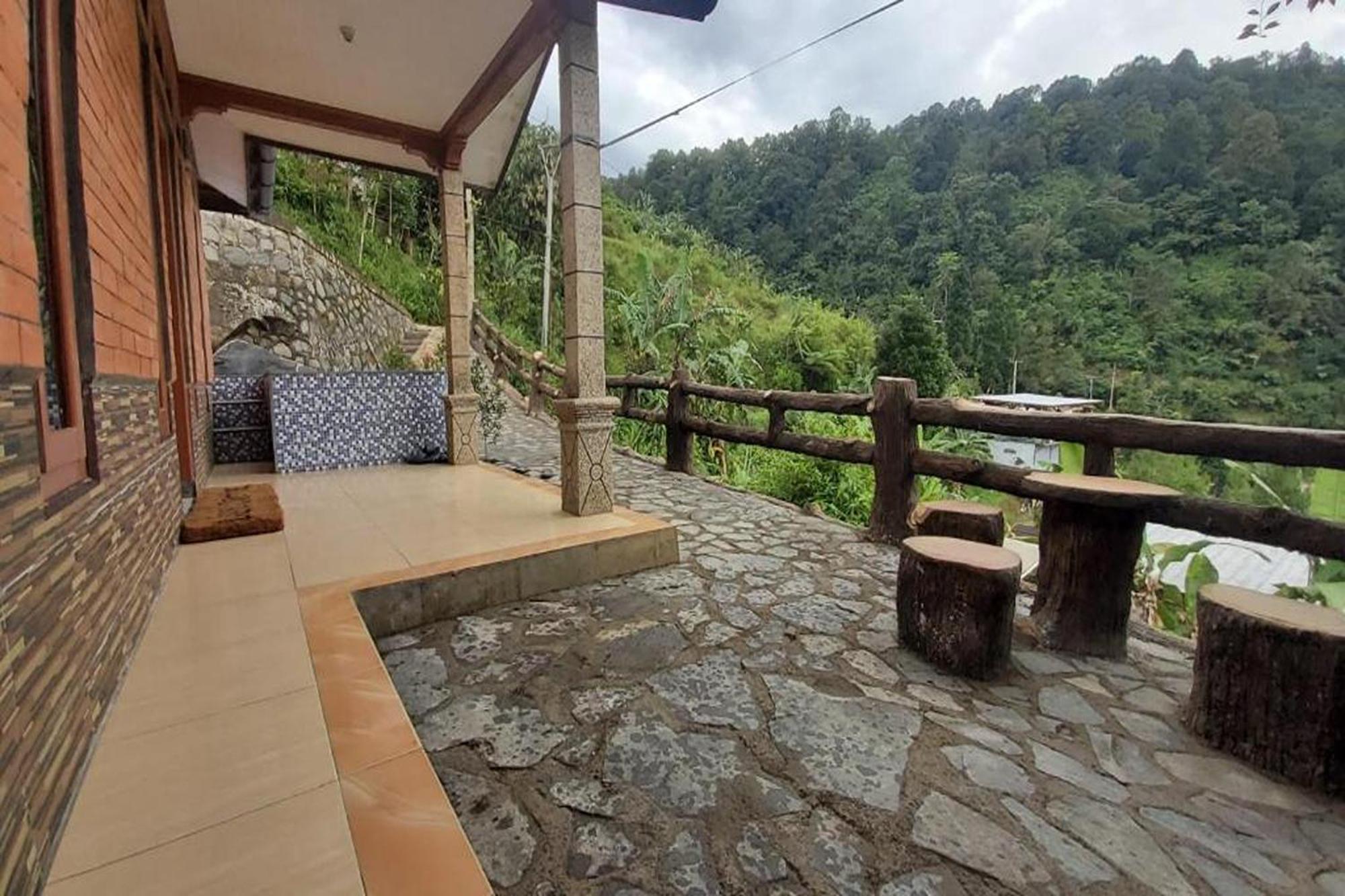 Villa Zoya 2 Pondok Cipaseban Exteriör bild